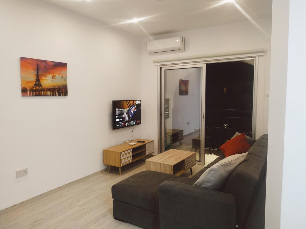 Charming Holiday Retreat Kato Paphos Apt 400M To The Beach Exterior photo
