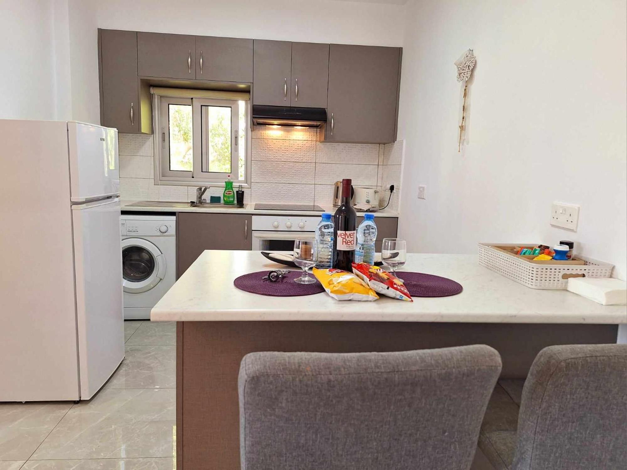 Charming Holiday Retreat Kato Paphos Apt 400M To The Beach Exterior photo